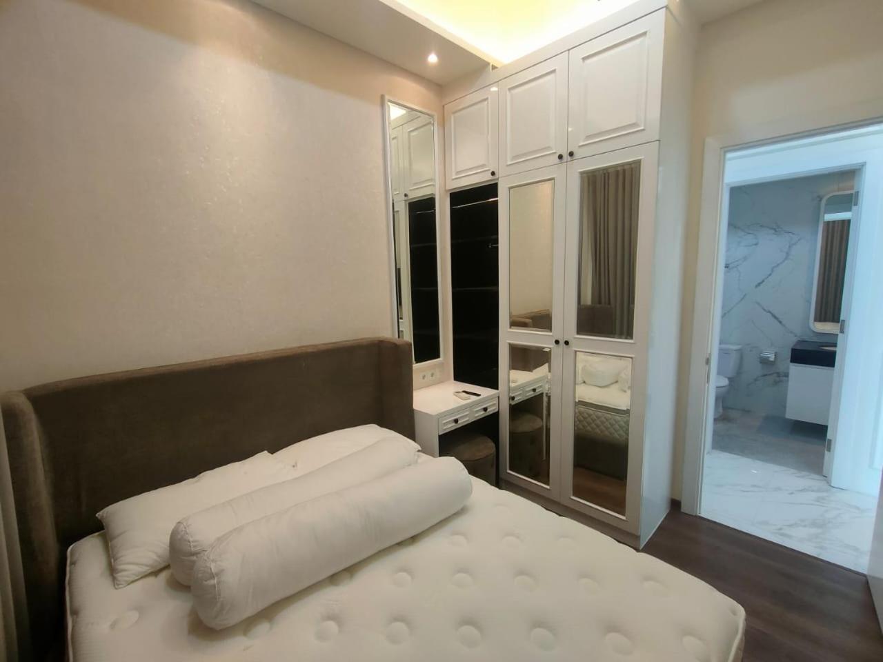 Super Penthouse Stmoritz Apartment, Lippomall Puri Indah Jacarta Exterior foto